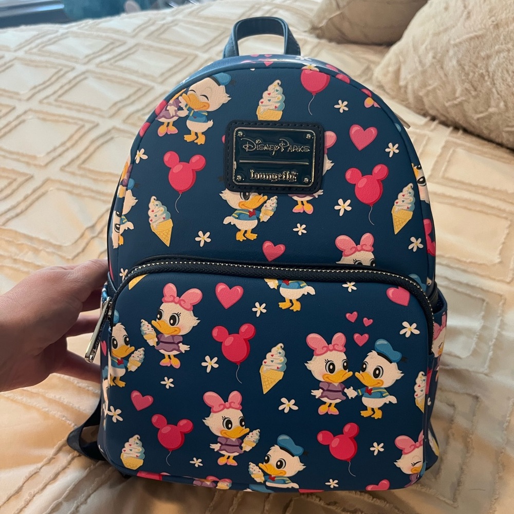 **BRAND NEW AND NEVER USED** DISNEY - Donald & Daisy Loungefly Backpack